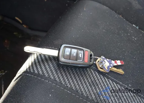 2016 Honda Civic Lx z USA, uszkodzony, nr VIN 19XFC2F56GE035384